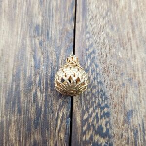 Genie orb‎ necklace pendant